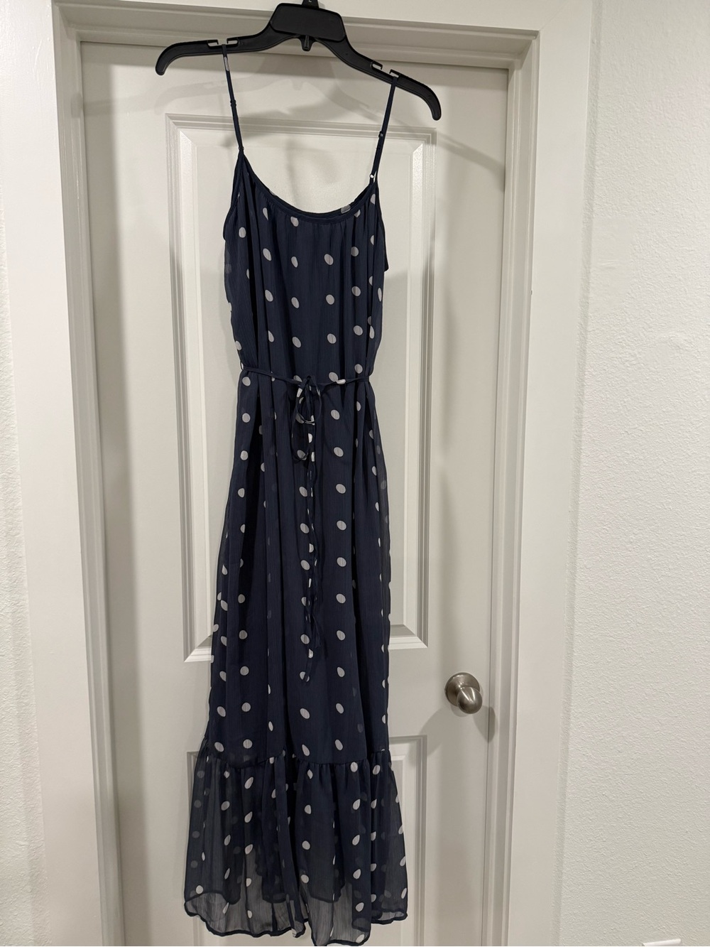 Old Navy Navy Polka Dot Maxi Dress with Tie Waist - Picture 3 of 3